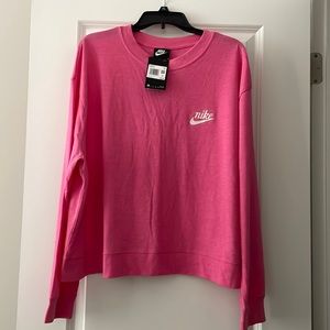 Women’s Nike crop long sleeve T shirt.